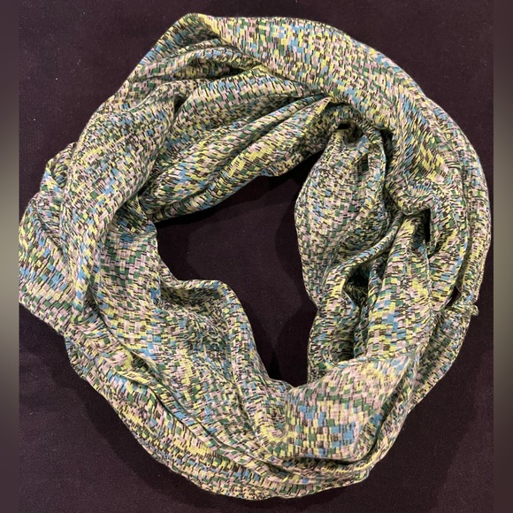 ECHO Green Patterned Infinity Scarf. Super soft. Barely worn. Warm and colorful - Picture 1 of 4